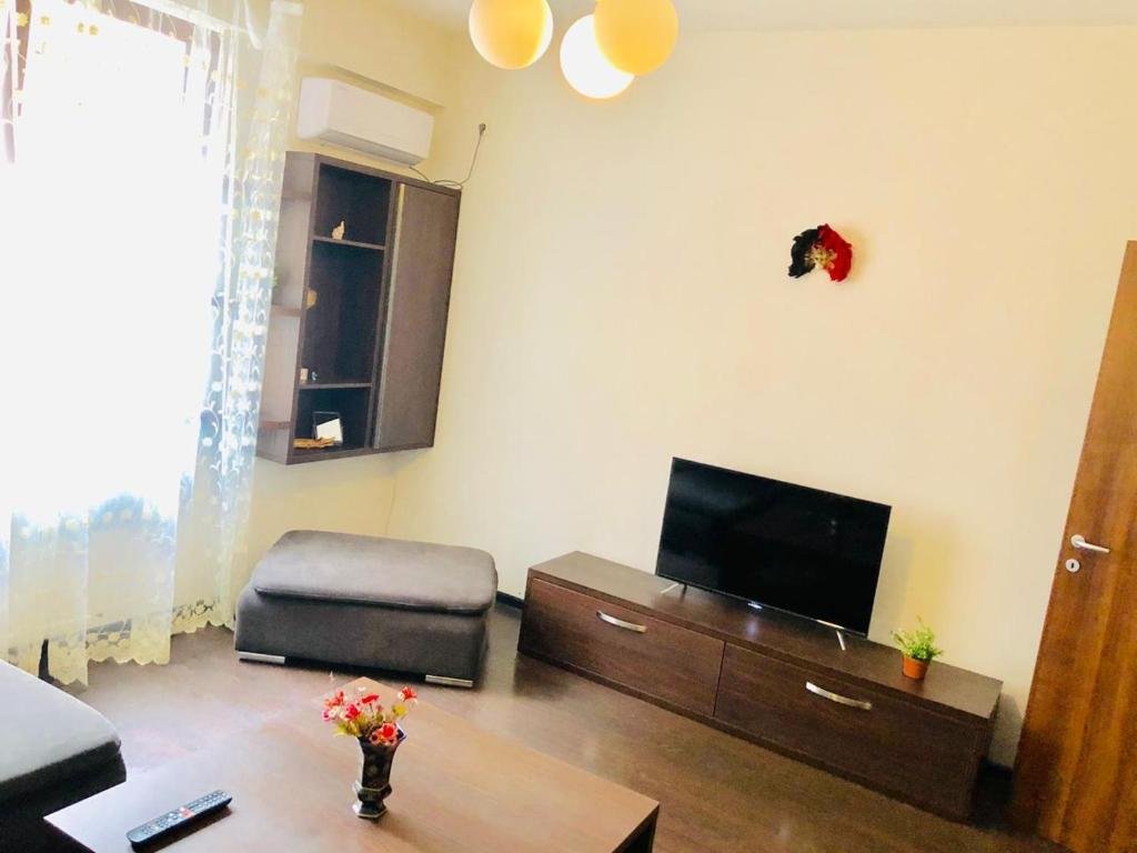 Тбилиси: Apartment on Kartozia 8