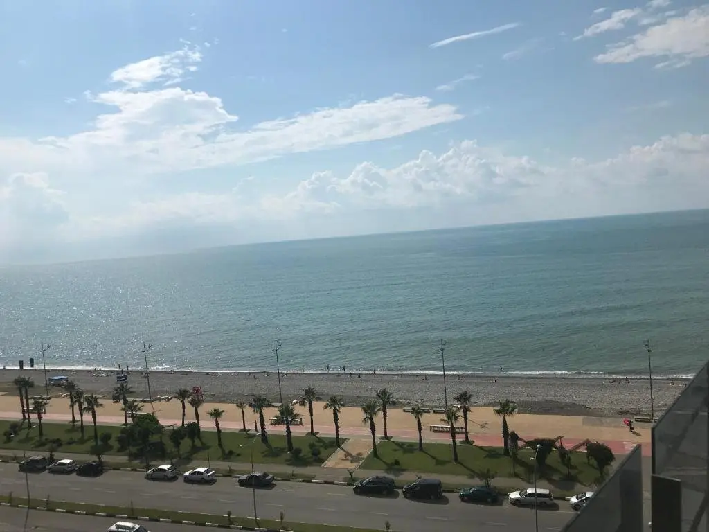 Батуми: Batumi Selazir beach apartment 38
