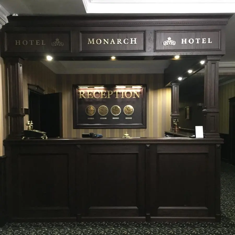 Губкинский: MonarcH