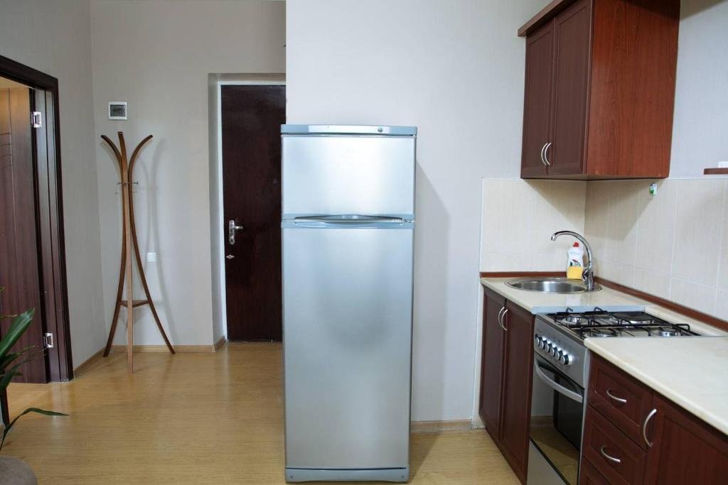 Тбилиси: -30%??Sunny apartment w/a balcony city center??