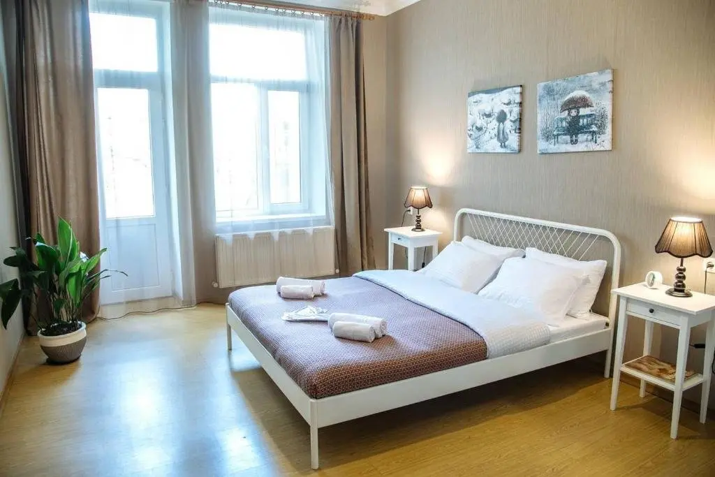 Тбилиси: -30%??Sunny apartment w/a balcony city center??