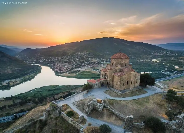 Тбилиси: Apartment for 1-4 persons with airport transfer, welcoming tour to Old Capital - Mtskheta