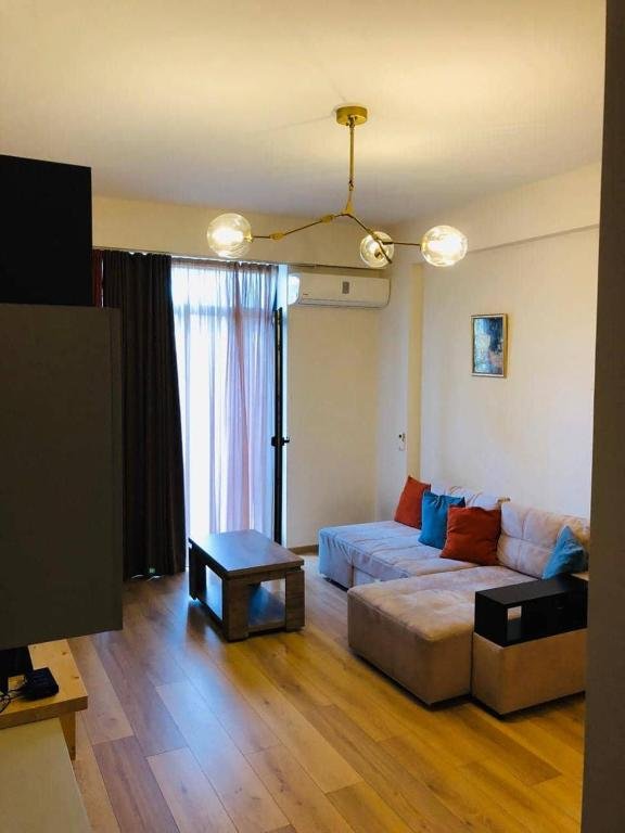 Тбилиси: Appartment at Kazbegi ave. 25