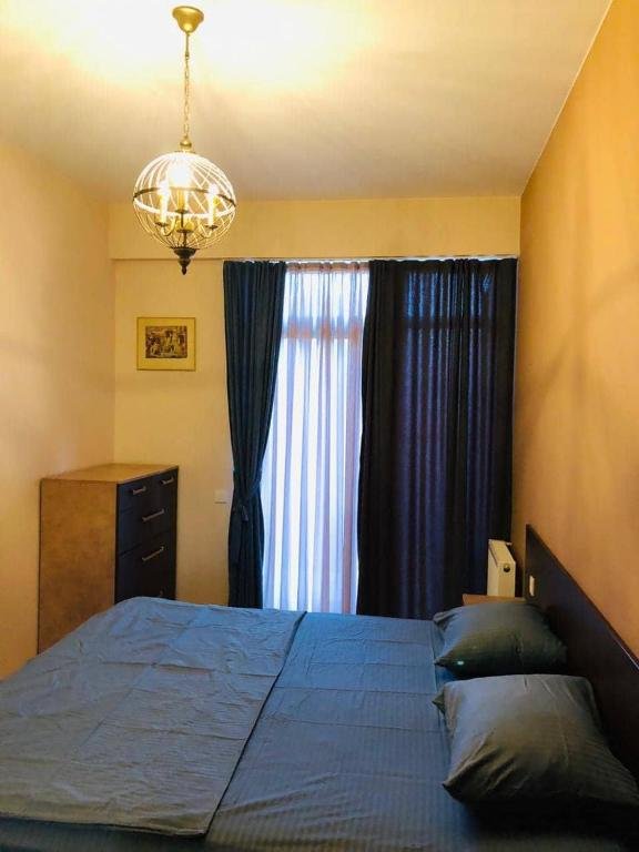 Тбилиси: Appartment at Kazbegi ave. 25