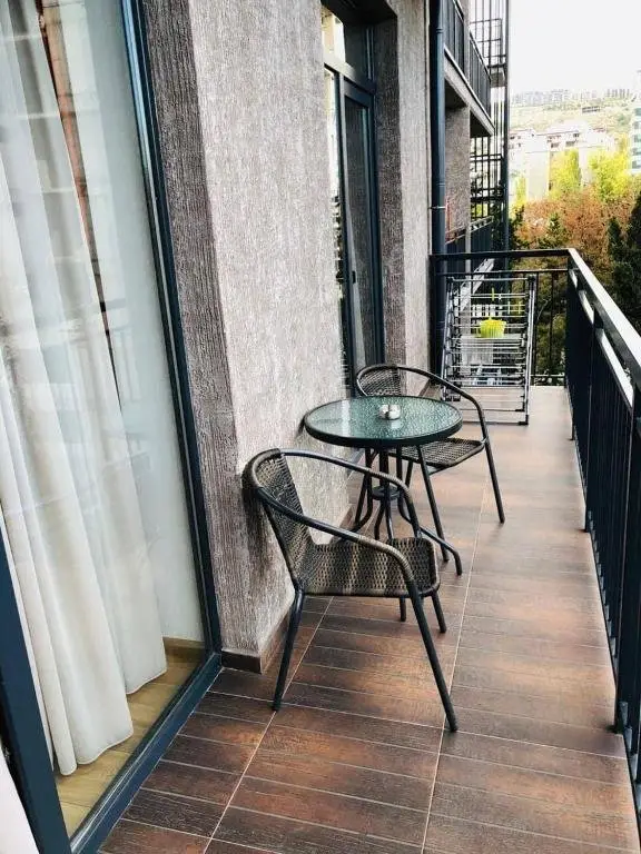 Тбилиси: Appartment at Kazbegi ave. 25