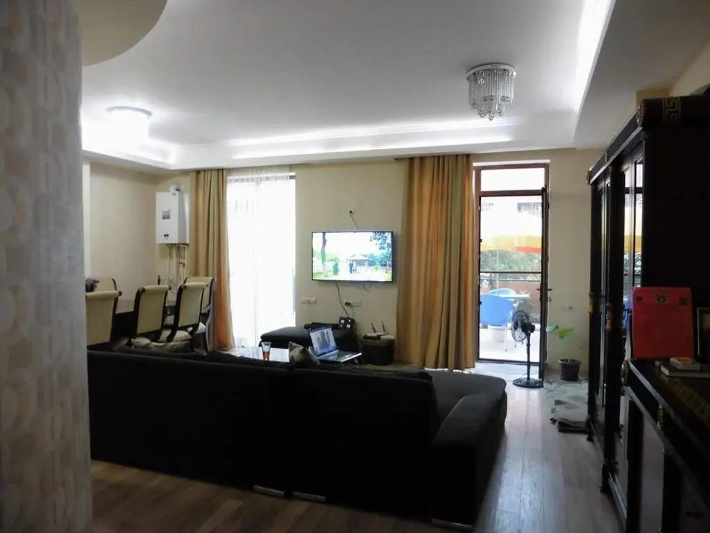 Тбилиси: 25b Adam Mitskevichi Street