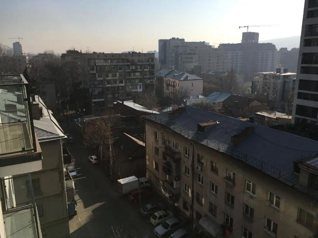 Тбилиси: apartments on Vazha Ivereli 32