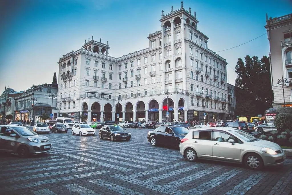 Тбилиси: 88 Davit Aghmashenebeli Avenue