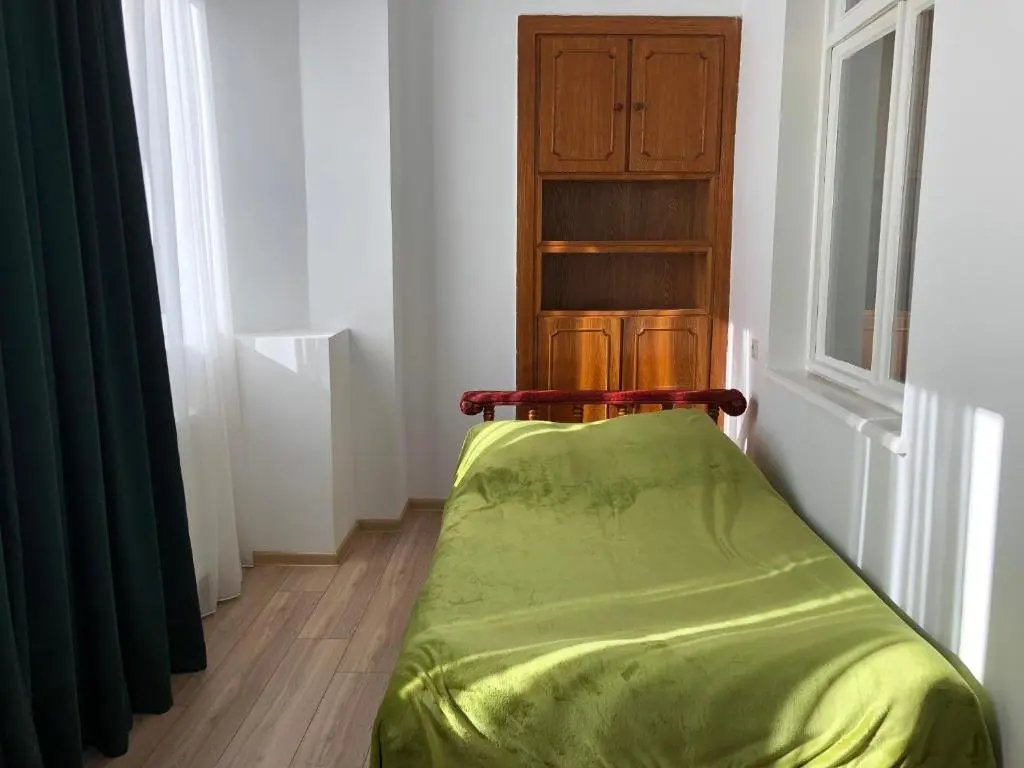 Тбилиси: 13 Queen Tamar Avenue