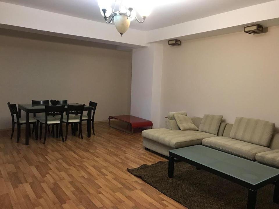 Тбилиси: 10 Nino Zhvania Street