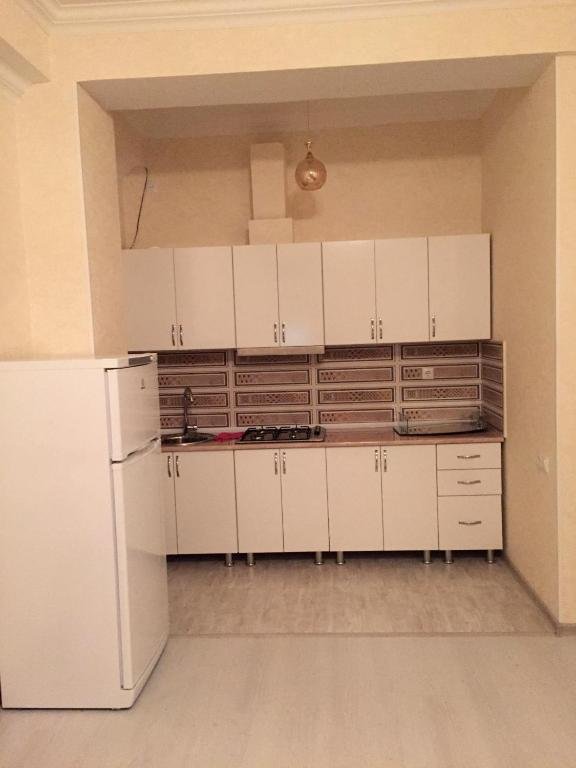 Тбилиси: Apartment at Tsereteli Avenue