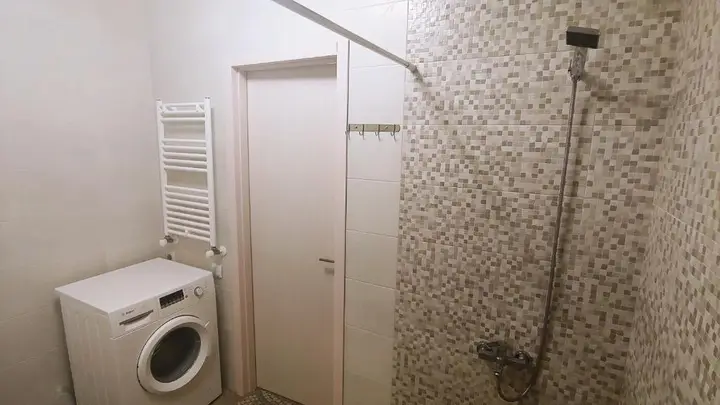 Тбилиси: 90 Titsian Tabidze Street