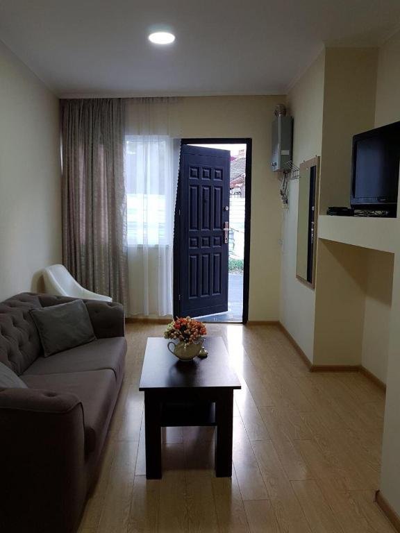 Тбилиси: Avlabari Sameba and Residence Apartments