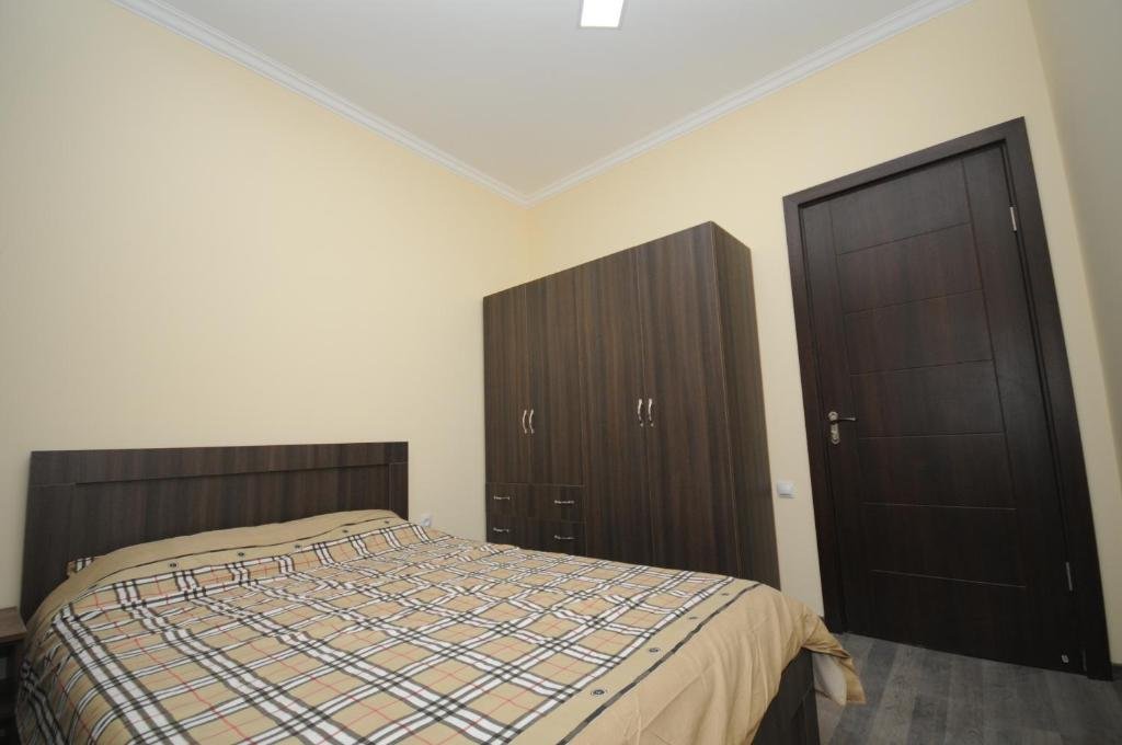 Тбилиси: apartamenti300aragveli