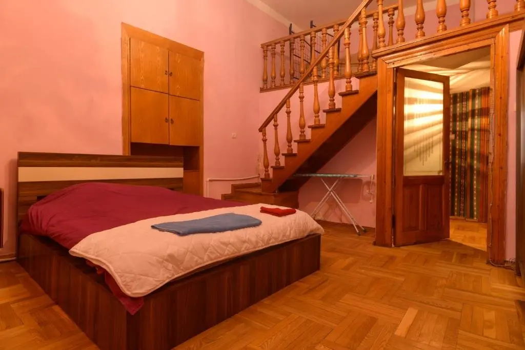 Тбилиси: Agmashenebeli Charming Appartment N2