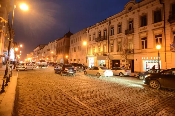 Тбилиси: Agmashenebeli Charming Appartment N2