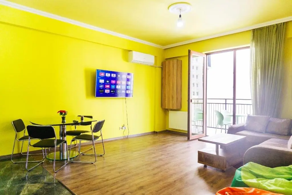 Тбилиси: 8 Givi Kartozia Street, M2 on hippodrome