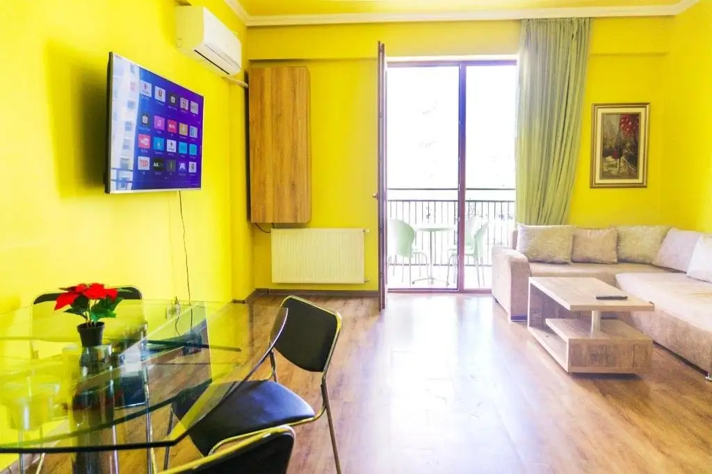 Тбилиси: 8 Givi Kartozia Street, M2 on hippodrome
