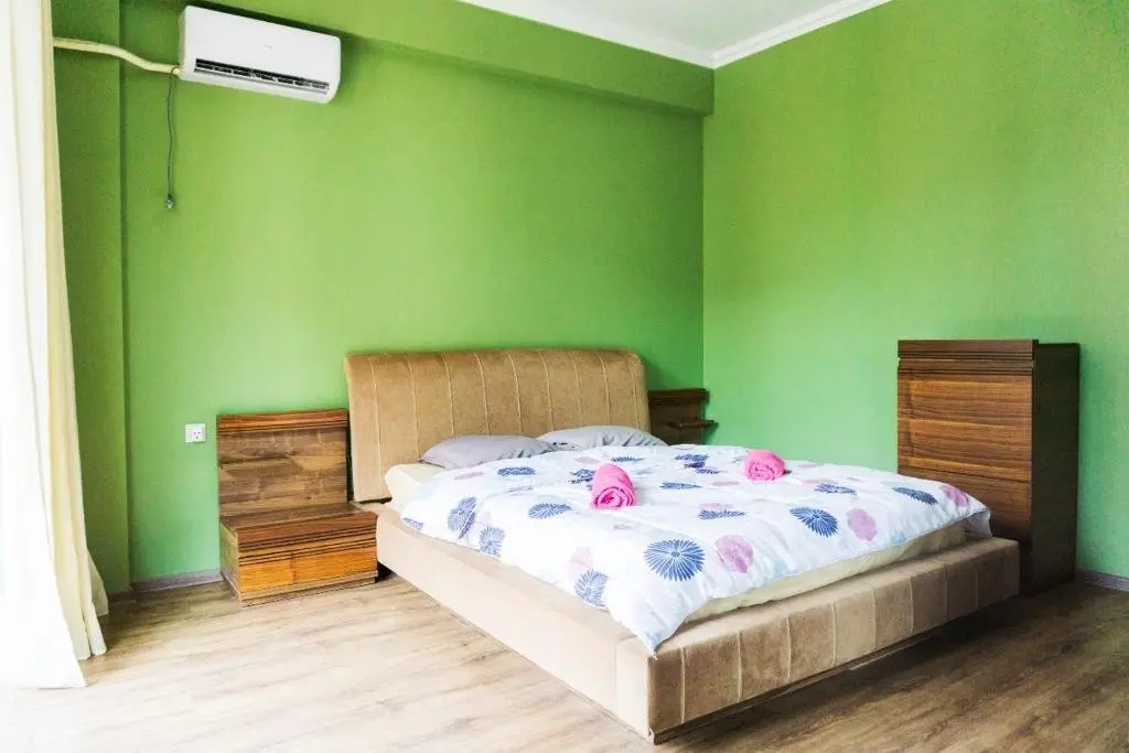 Тбилиси: 8 Givi Kartozia Street, M2 on hippodrome