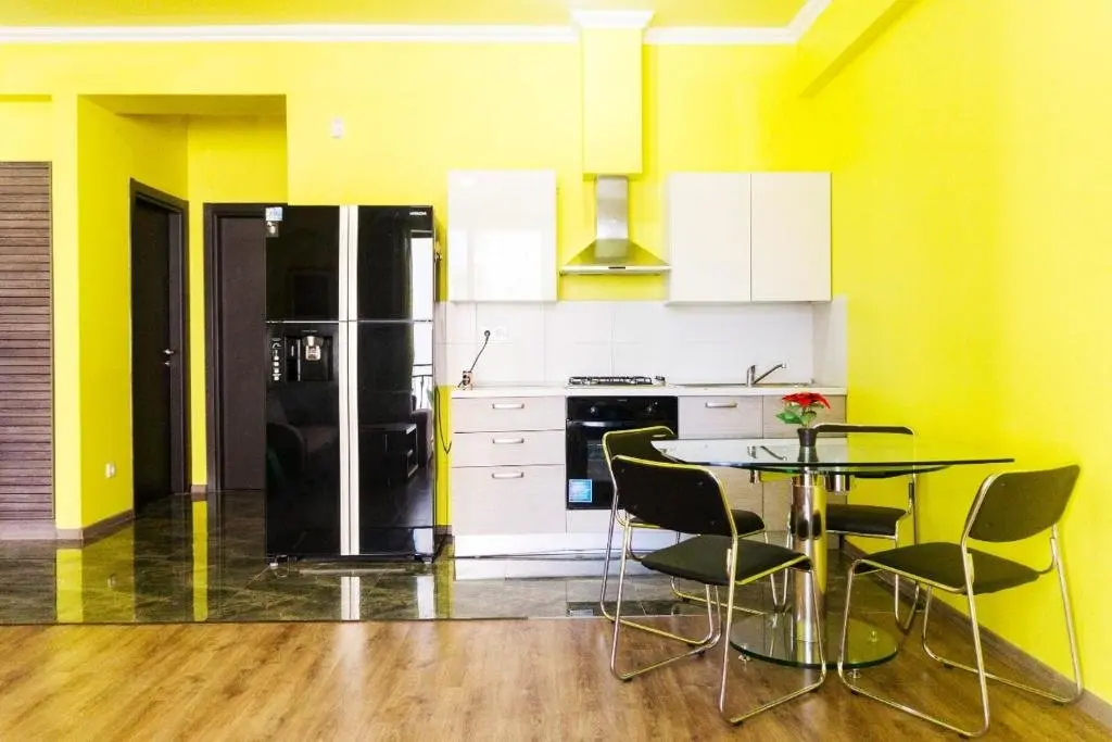 Тбилиси: 8 Givi Kartozia Street, M2 on hippodrome