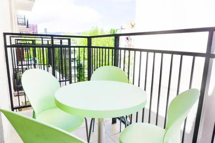 Тбилиси: 8 Givi Kartozia Street, M2 on hippodrome