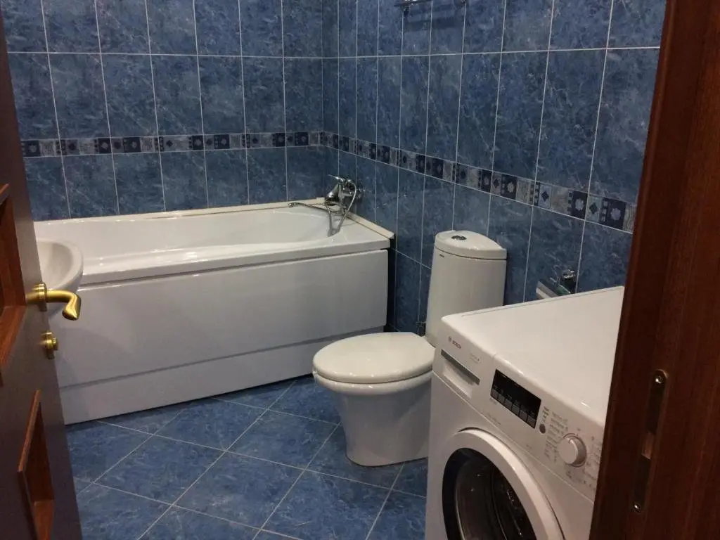Тбилиси: 4-Room Apartment in Tbilisi Centre