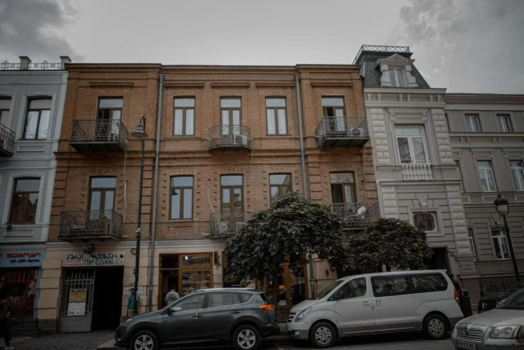 Тбилиси: apart-hotel agmashenebeli 122