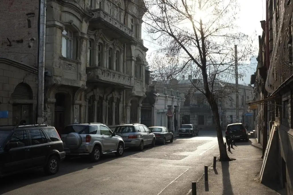 Тбилиси: BA2 Place in old City