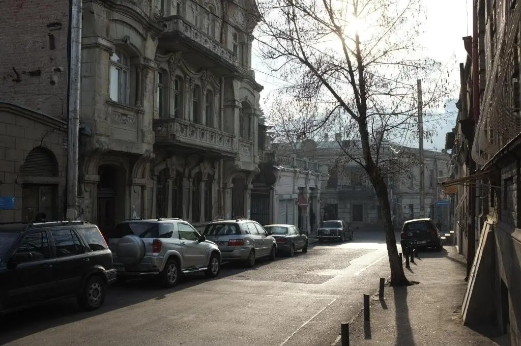 Тбилиси: BA2 Place in old City