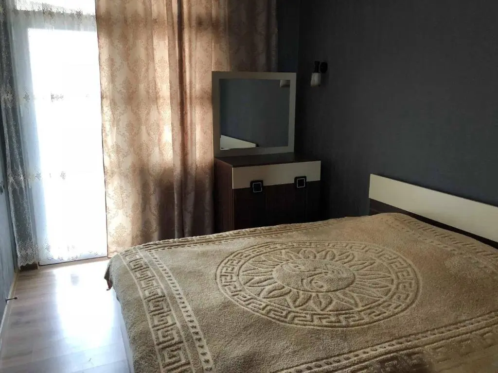 Батуми: Apartments at 20 Khimshiashvili St