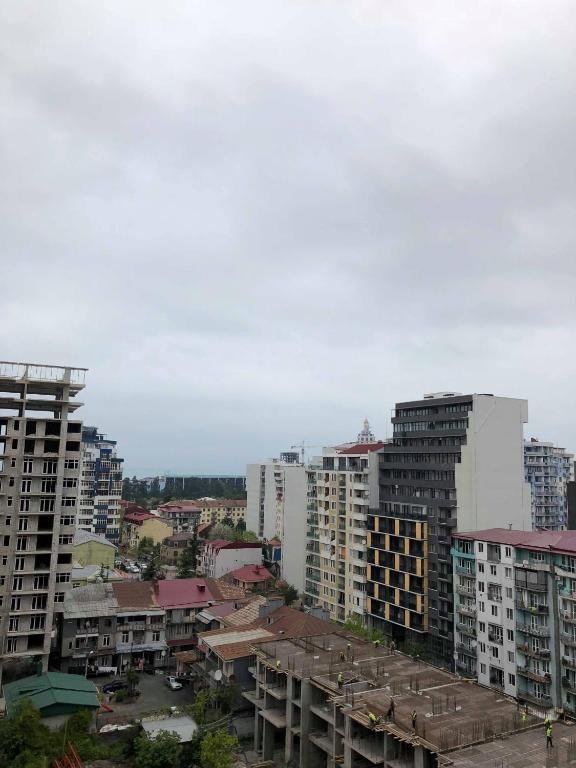 Батуми: Apartments at 20 Khimshiashvili St