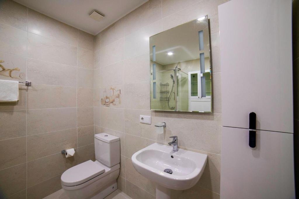 Тбилиси: 2B De Luxe Apartment