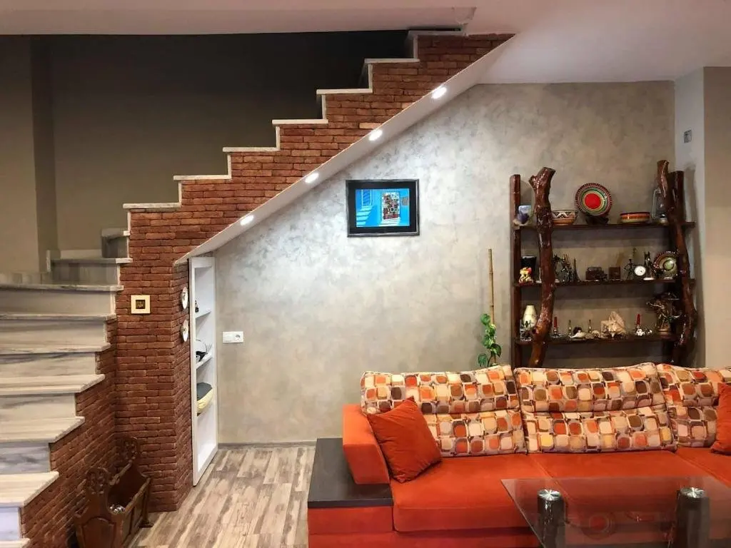 Тбилиси: 14 Dzmebi Kakabadzeebi Street