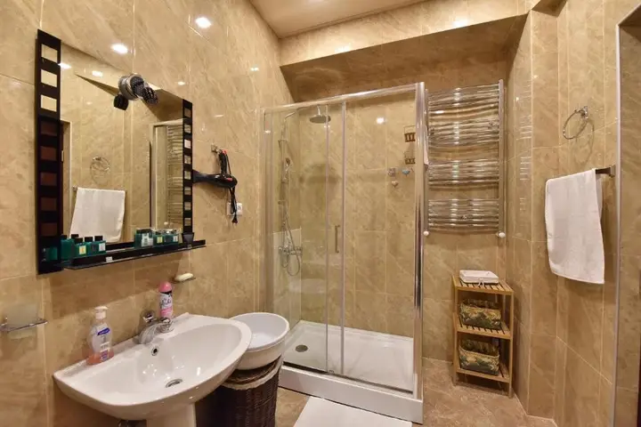 Тбилиси: 58b Niko Tskhvedadze Street