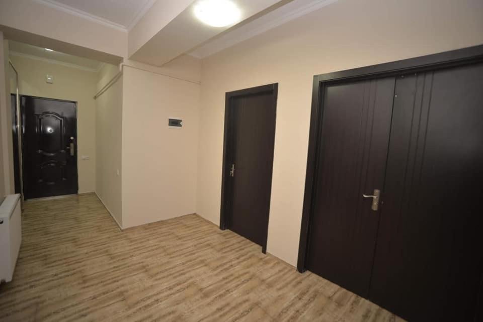 Тбилиси: 16 Kote Marjanishvili Street Apartment