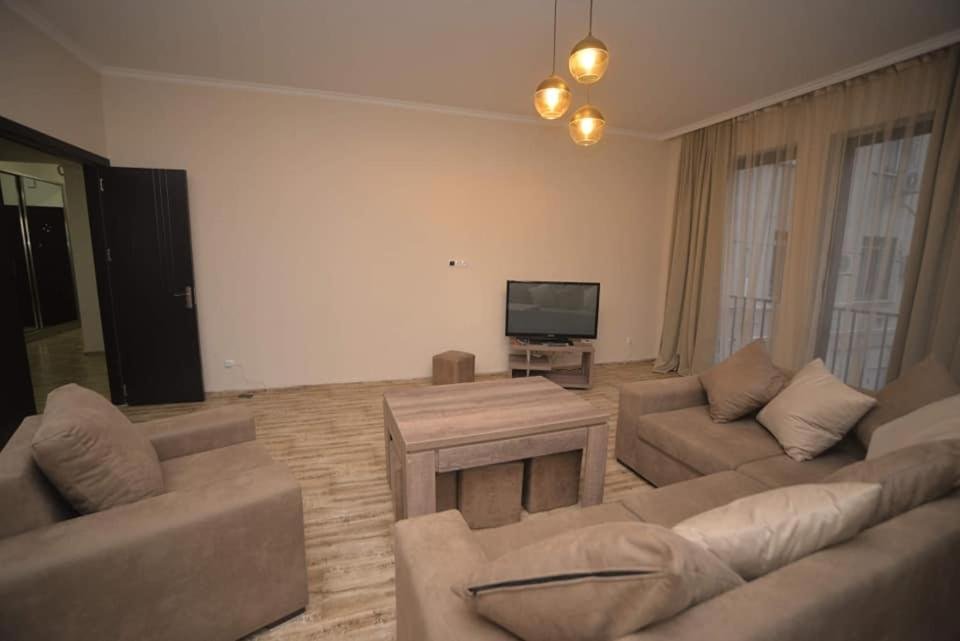 Тбилиси: 16 Kote Marjanishvili Street Apartment
