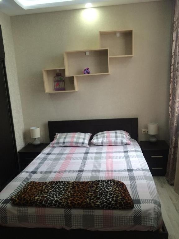 Батуми: Apartament on Pirosmani 18c