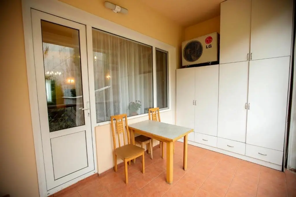 Тбилиси: 5 Bedroom Garden House