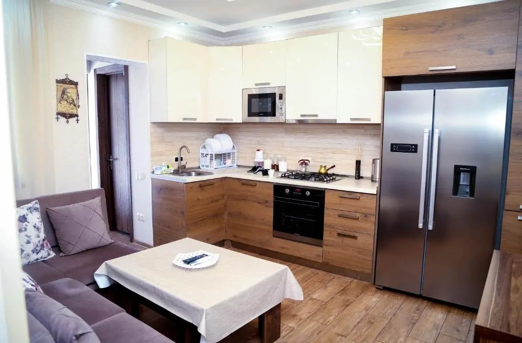 Тбилиси: 2 Bedroom Apartment Nikoloz