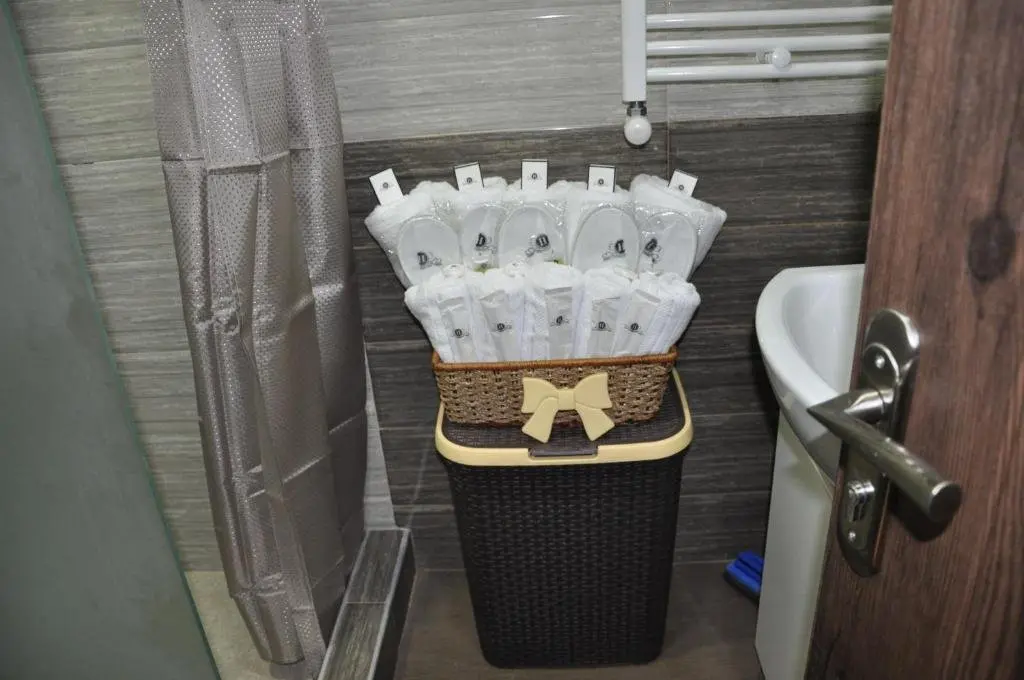 Тбилиси: 2 Bedroom Apartment Nikoloz