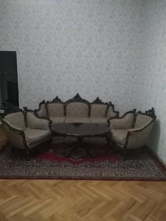 Тбилиси: 6 Kote and Soso Tsereteli Street
