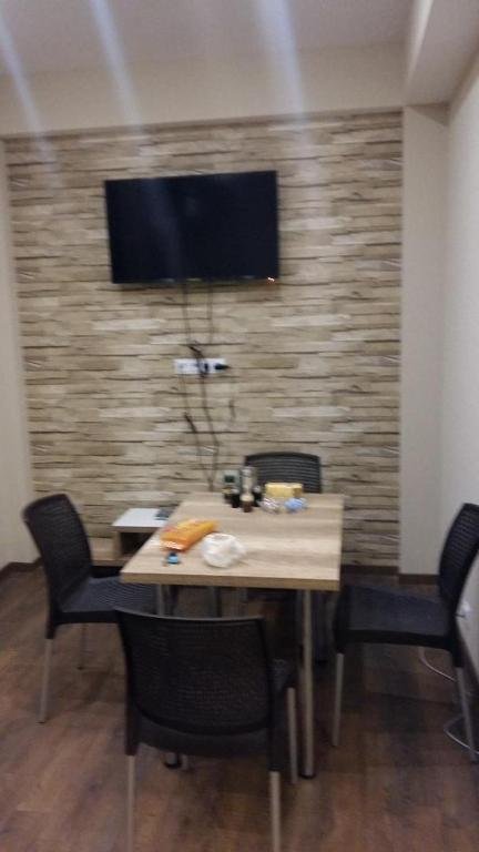 Тбилиси: 22 Elguja Amashukeli Street