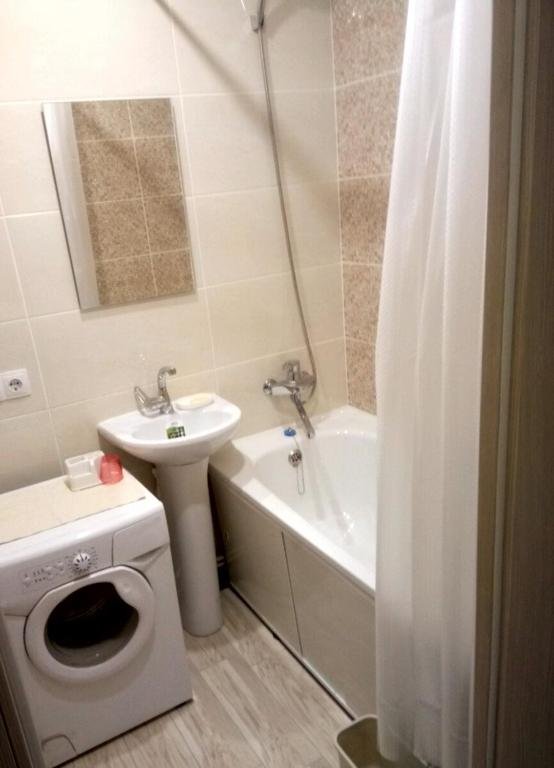 Батуми: 99 Parnavaz Mepe Street, apt. 18 - 2