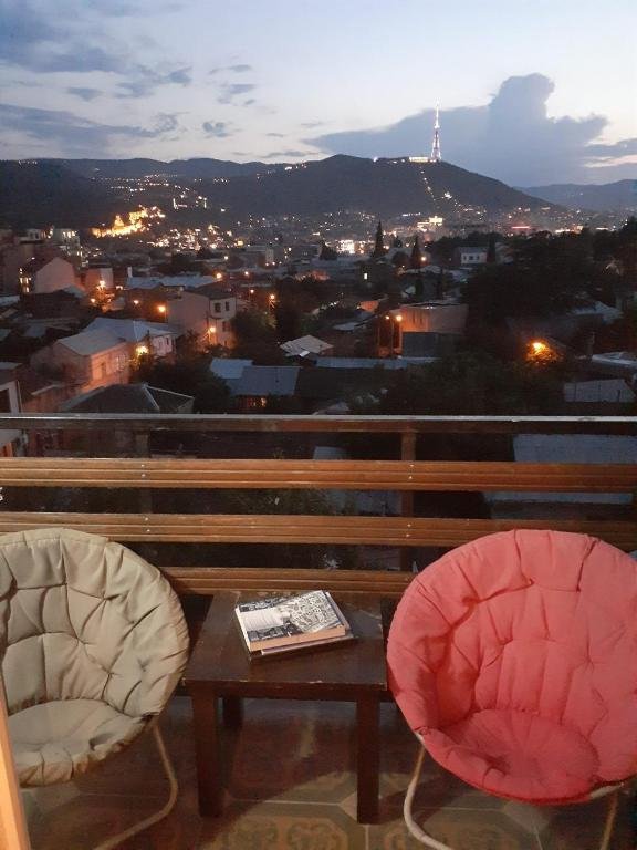 Тбилиси: Apartment on Telavi 45