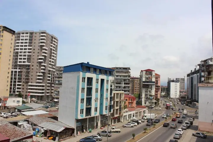 Батуми: 2-bedroom apartment on the 4th floor