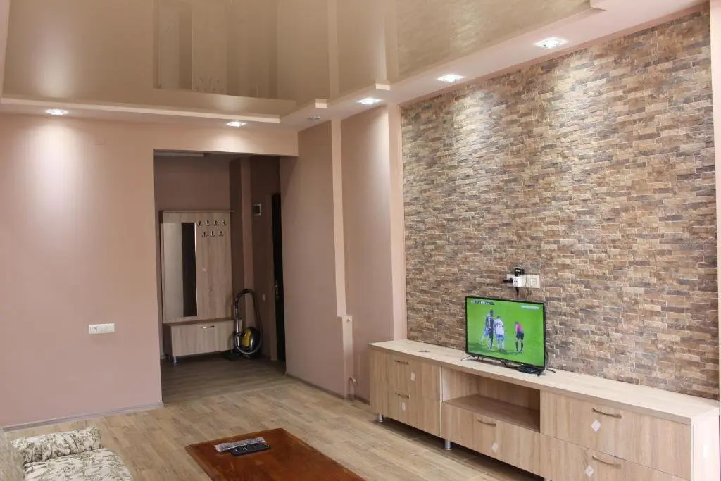 Батуми: 2-bedroom apartment on the 4th floor