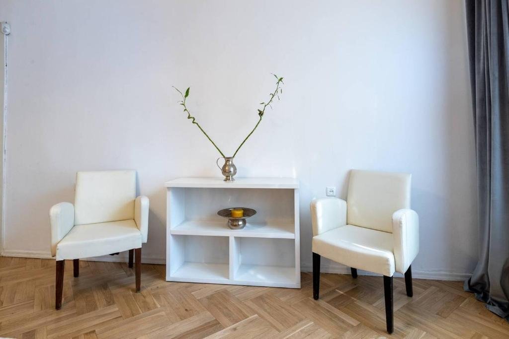 Тбилиси: ? 3BR Apartment near Stamba?with a private yard
