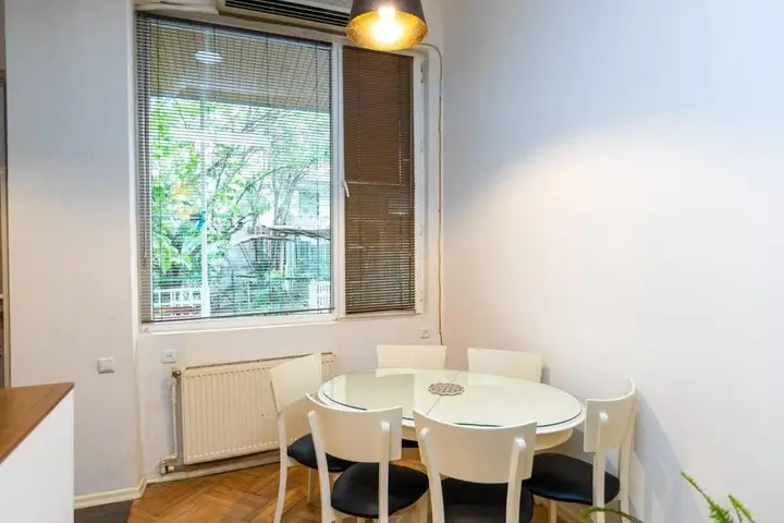 Тбилиси: ? 3BR Apartment near Stamba?with a private yard