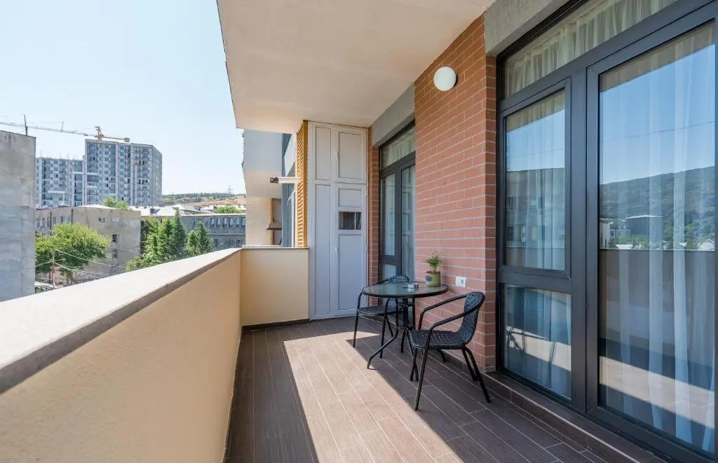 Тбилиси: Beautiful 2 Bedroom Apartment in Old Tbilisi