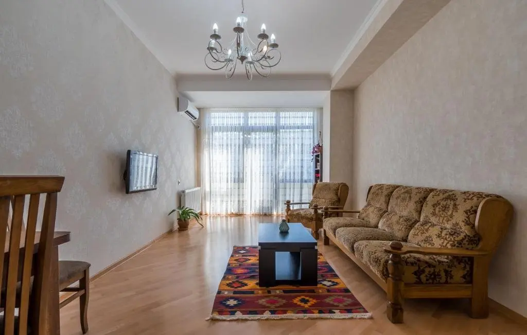 Тбилиси: Beautiful 2 Bedroom Apartment in Old Tbilisi